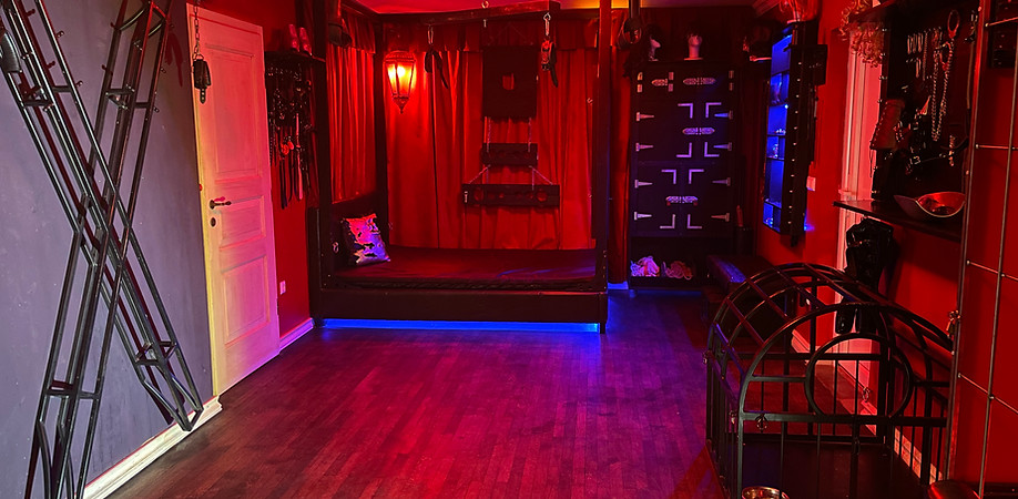 BDSM studio HaciendaDeFrida v Ljubljani – profesionalni fetish ambient